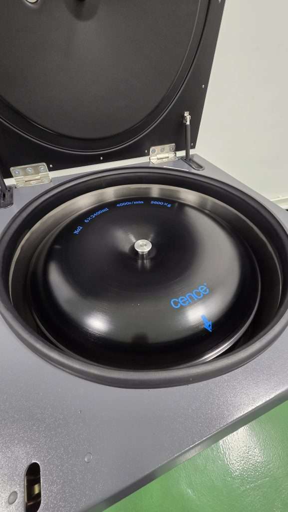 2024 Cence L720R-3 冷凍離心機 – 容量 14400 毫升 – 二手 – 新加坡