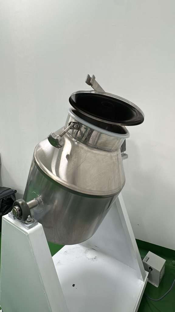 不鏽鋼旋轉式食物攪拌機 – 容量 100 公升 / 50 公斤，380 伏特 – 二手 – 新加坡