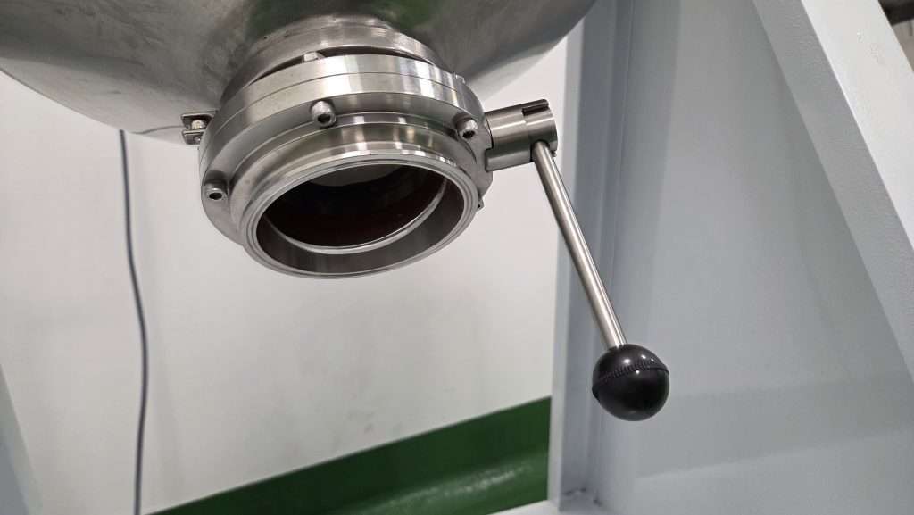 不鏽鋼旋轉式食物攪拌機 – 容量 100 公升 / 50 公斤，380 伏特 – 二手 – 新加坡