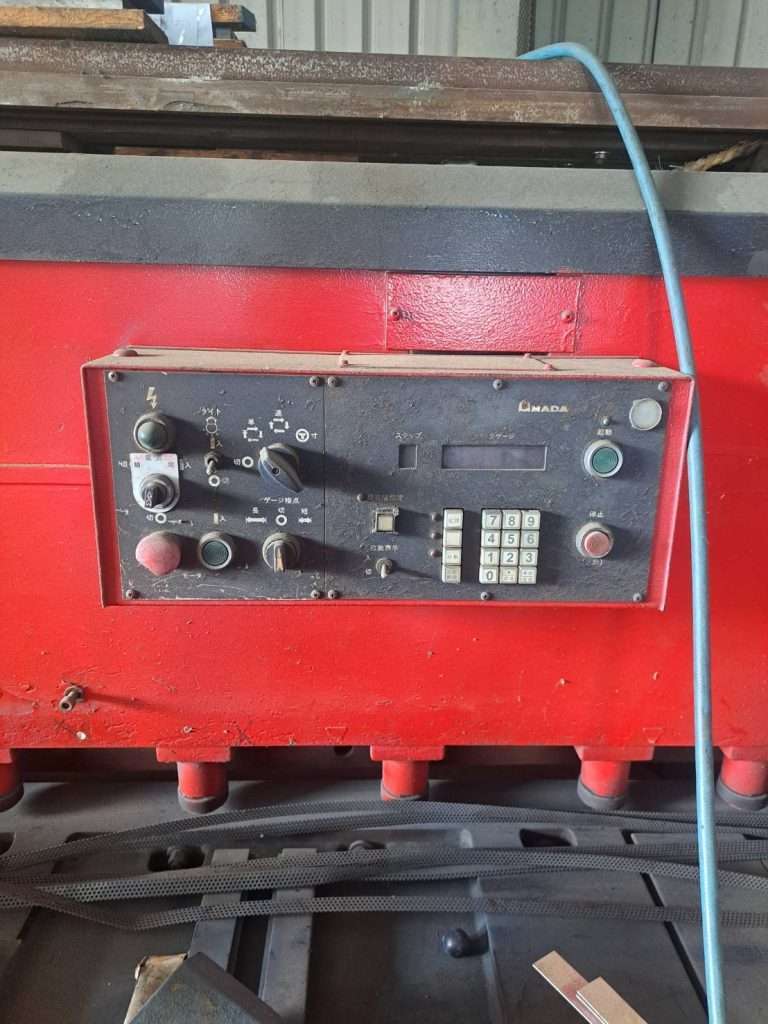 1995 年 Amada RG-80 剪力機 – 二手 – 台灣