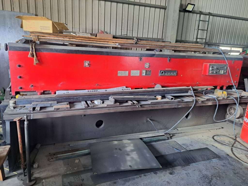 1995 年 Amada RG-80 剪力機 – 二手 – 台灣
