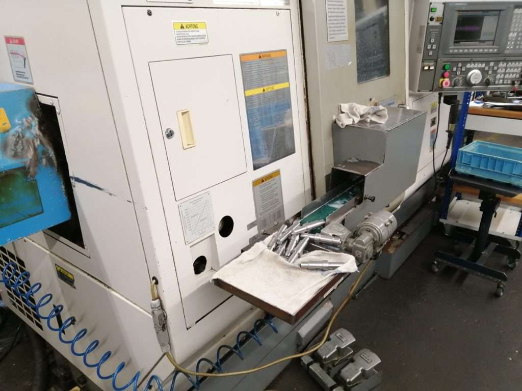 2005 年 Okuma LU300-2ST 350 雙主軸、雙刀塔CNC車削中心 – 二手 – 德國