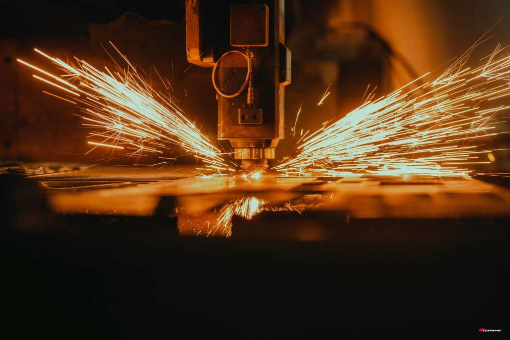 การปลดล็อกมูลค่า: วิธีการจัดหาเครื่องจักร CNC ประสิทธิภาพสูงในการประมูล 6 le trung fBCQz7OUUww unsplash 1