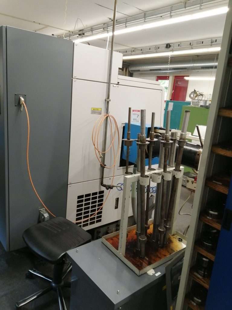 2005 年 Okuma LU300-2ST 350 雙主軸、雙刀塔CNC車削中心 – 二手 – 德國