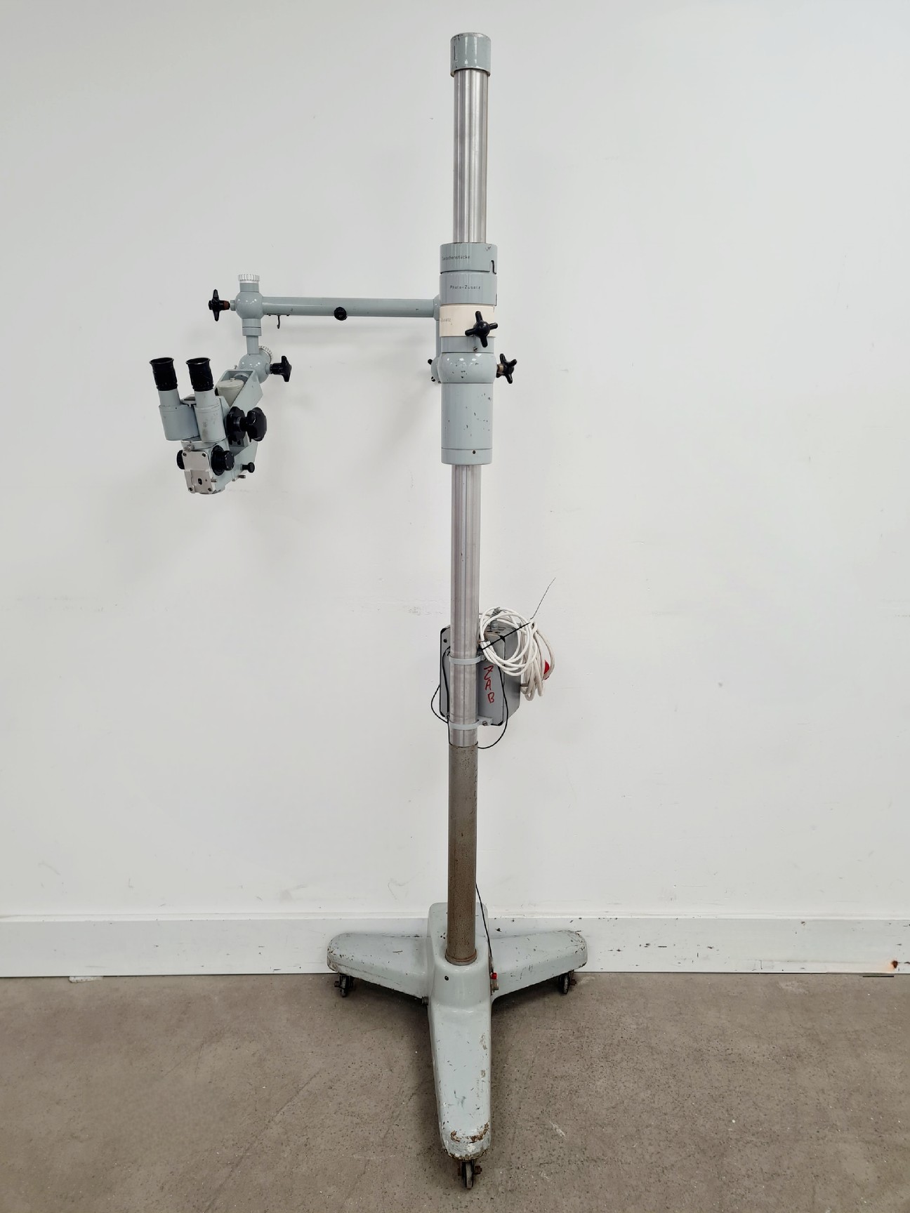 Carl Zeiss Surgical Microscope + Metz NAG 80 VA Controller Lab