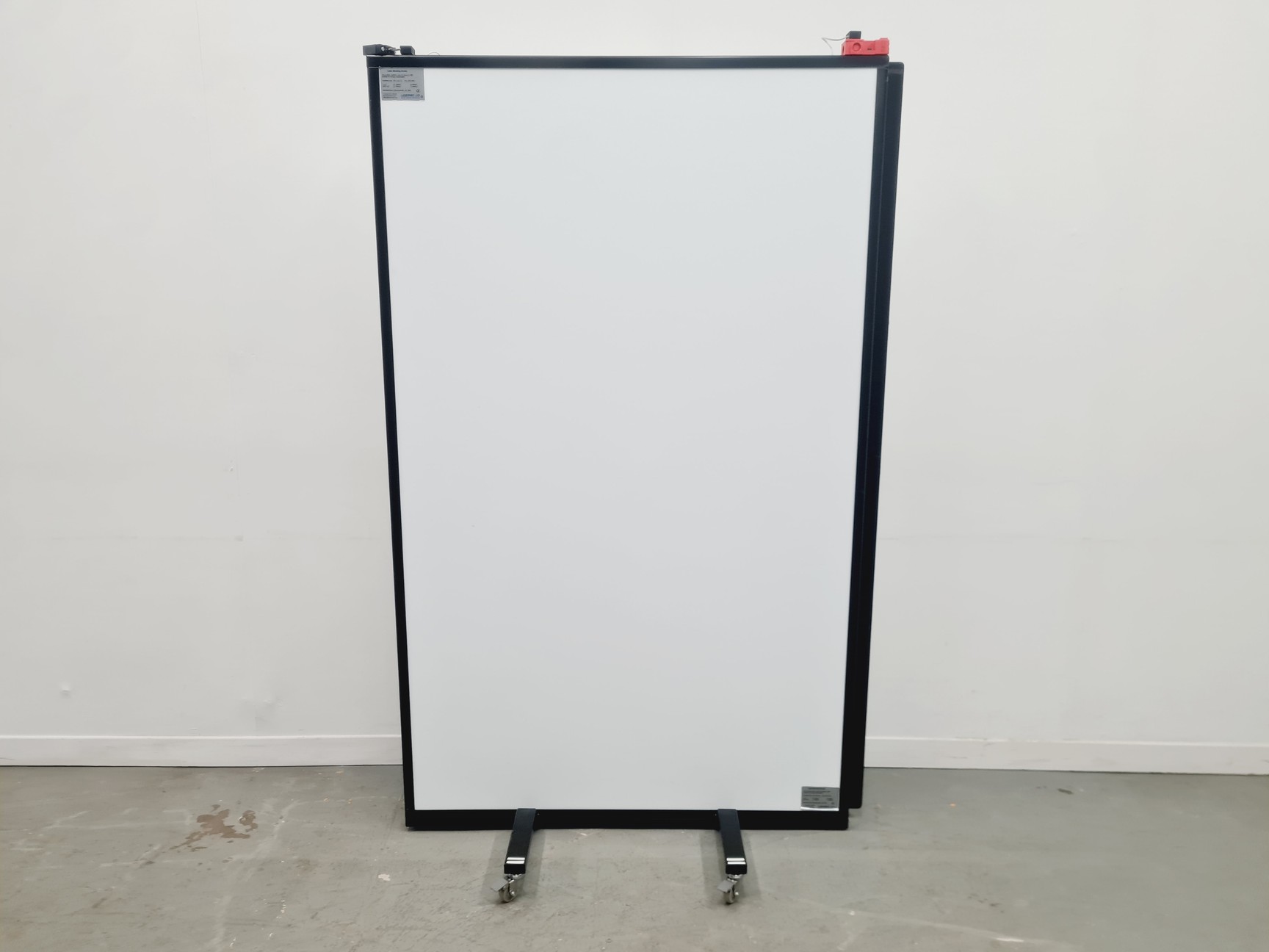Medium Lasermet Heavy Duty Laser Blocking Screen 124x65x199 cm