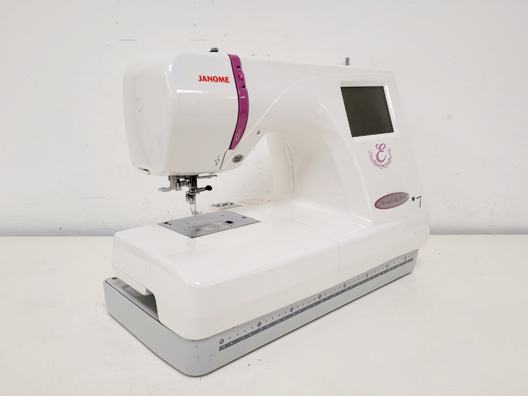 Janome Memory Craft 350 Sewing/Embroidery Machine MC350E