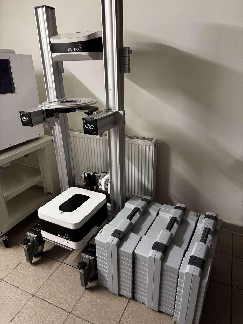 Ovizio Bioreactor Microscope System (2014) w/ Accessories & Transport Cases Lab