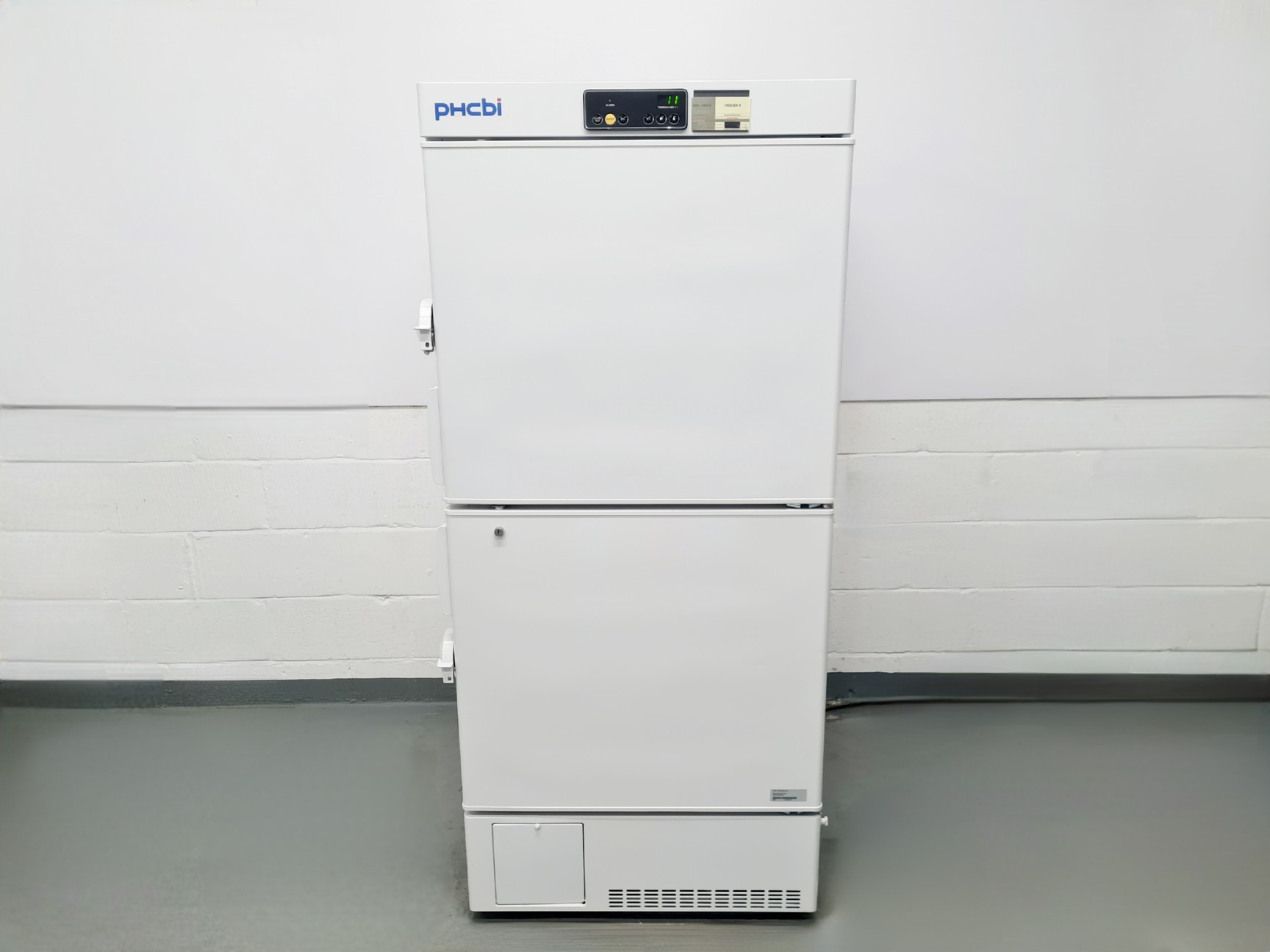 PHCBI Biomedical -30°C Ultra-Low Freezer MDF-MU539HL-PE Lab