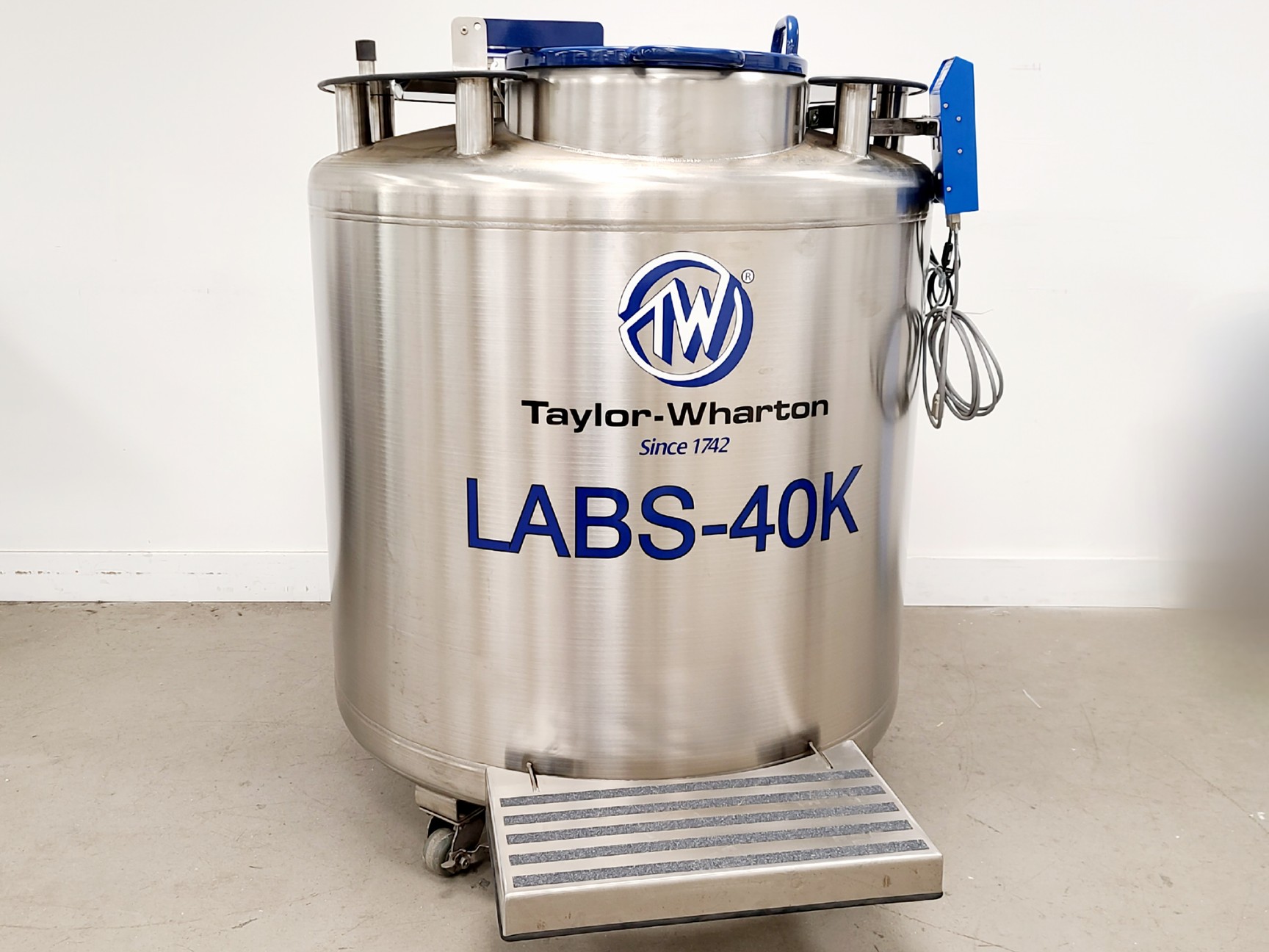 Taylor-Wharton LABS-40K Liquid Nitrogen Cryogenic Storage Tank
