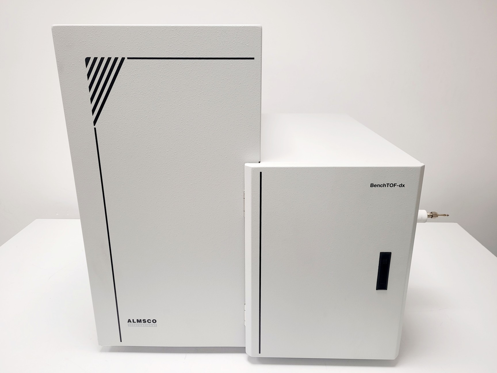 ALMSCO International BenchTOF-dx Mass Spectrometer Lab