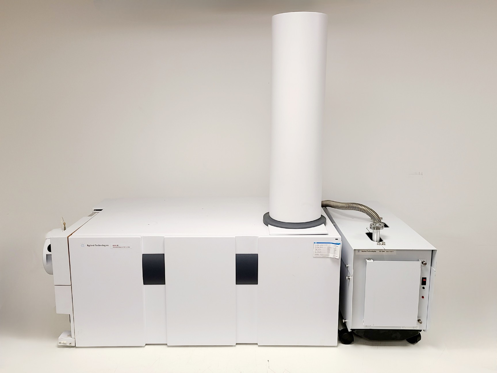 Agilent Technologies 6520 Accurate Mass-Q-ToF Mass Spectrometer w/ E2M28 Pump