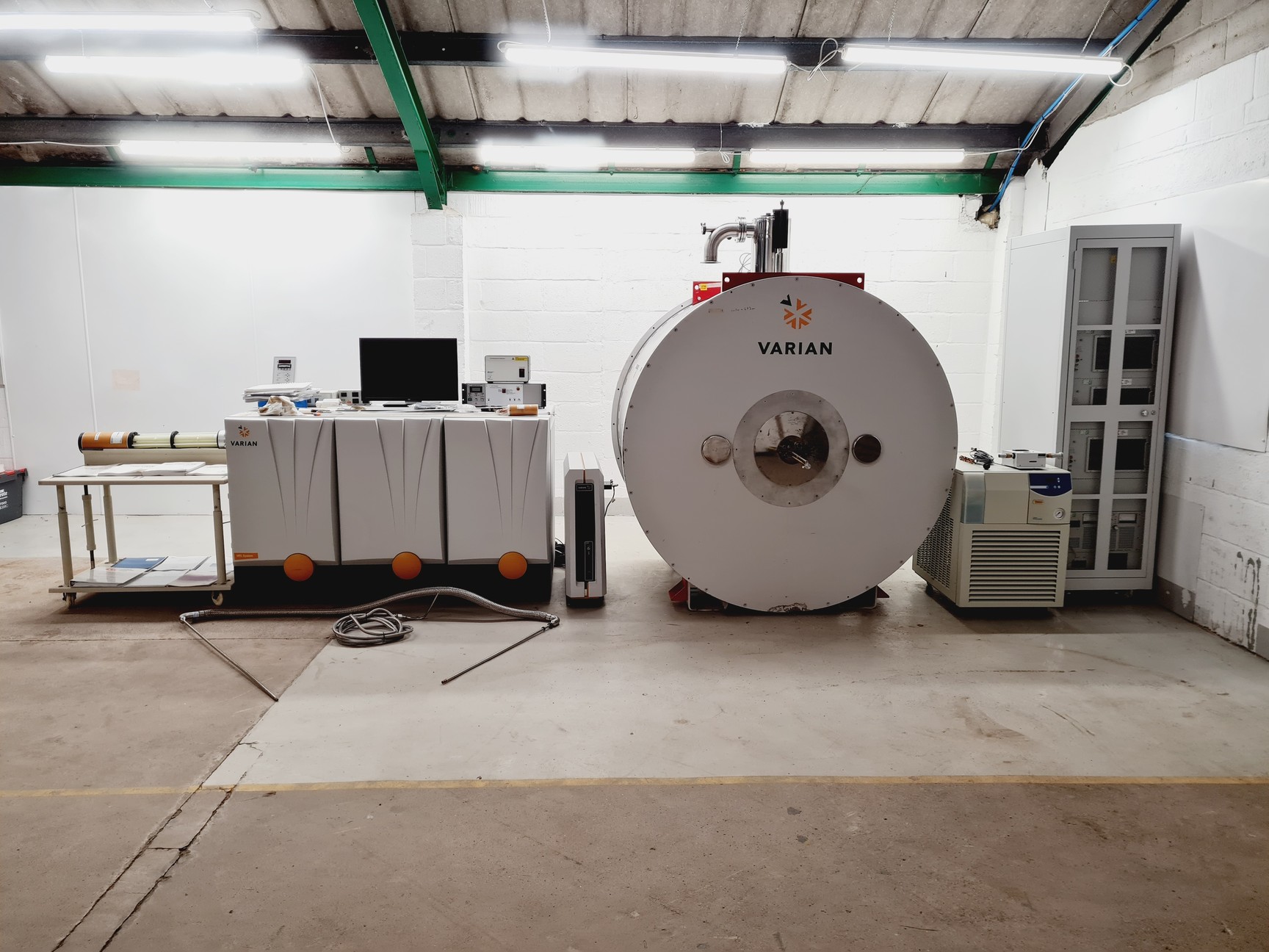 Varian 7T210 AS Preclinical MRI System with Chiller, PSU & Accessories