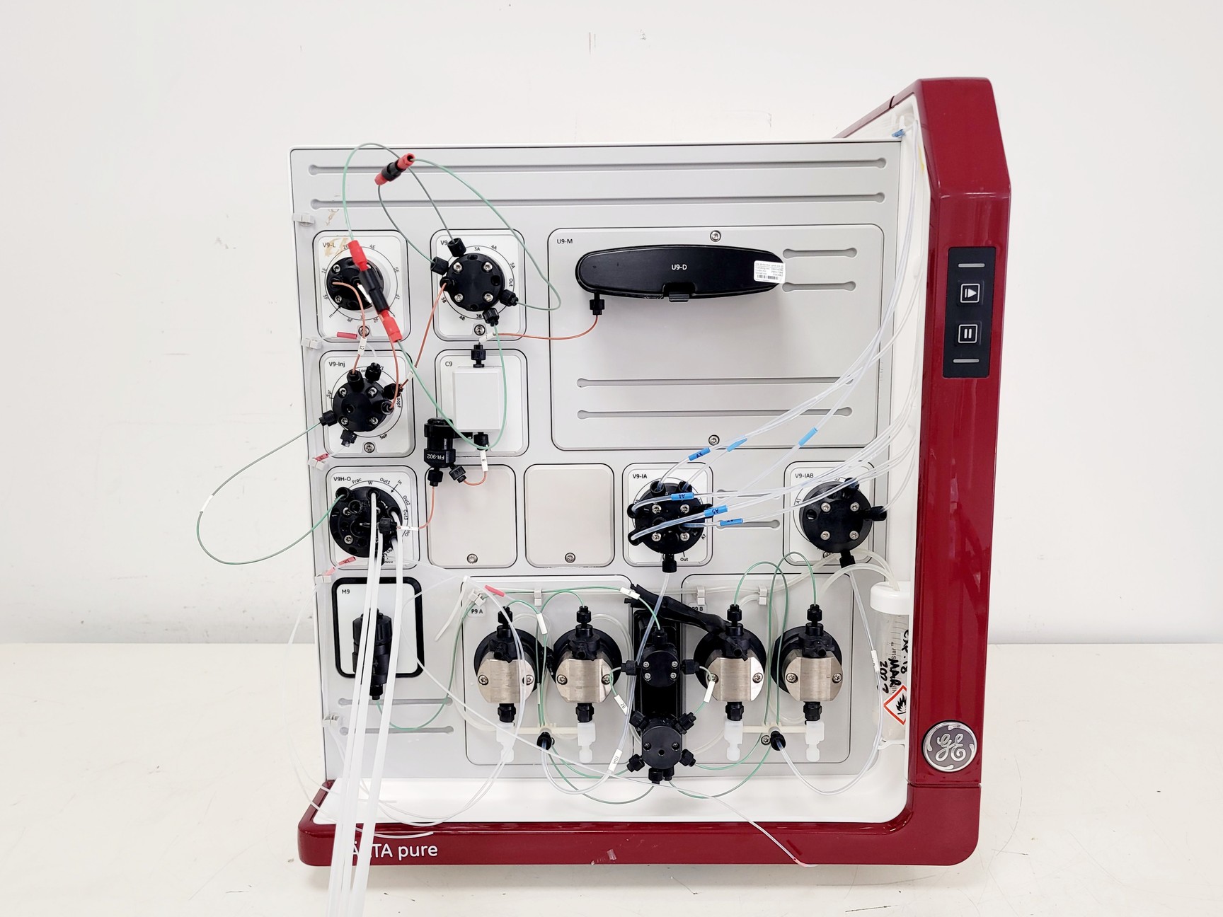 ÄKTA Pure Fast Protein Liquid Chromatography System Lab