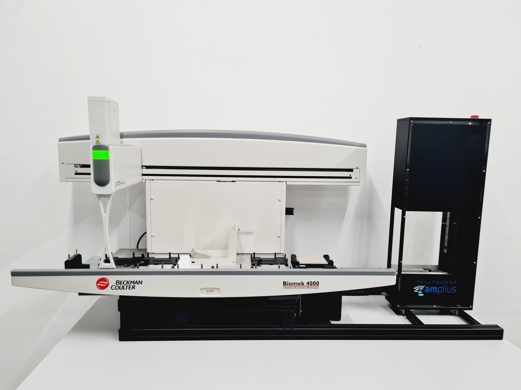Beckman Coulter Biomek 4000 Automated Laboratory Workstation