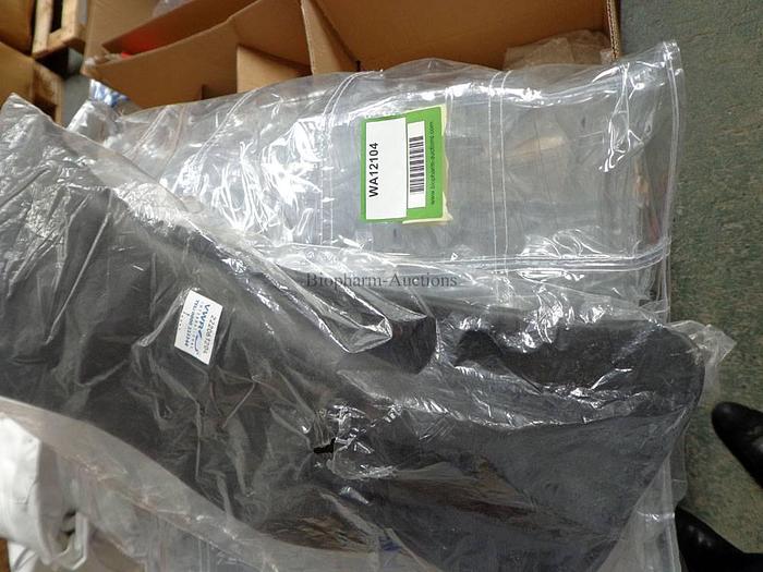 Protective wear: rubber gloves and glasses