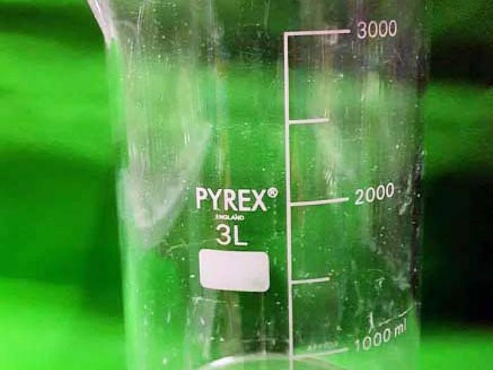 PYREX 3L Graduated Beaker With Pouring Spout